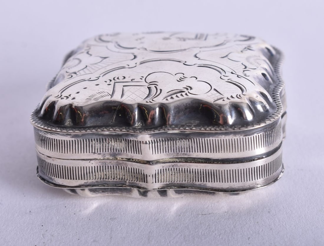A Continental Silver Pill Box with Dutch Marks. 2.2cm x 4.9cm x 4.9cm, weight 24.2g: A Continental Silver Pill Box with Dutch Marks. 2.2cm x 4.9cm x 4.9cm, weight 24.2g