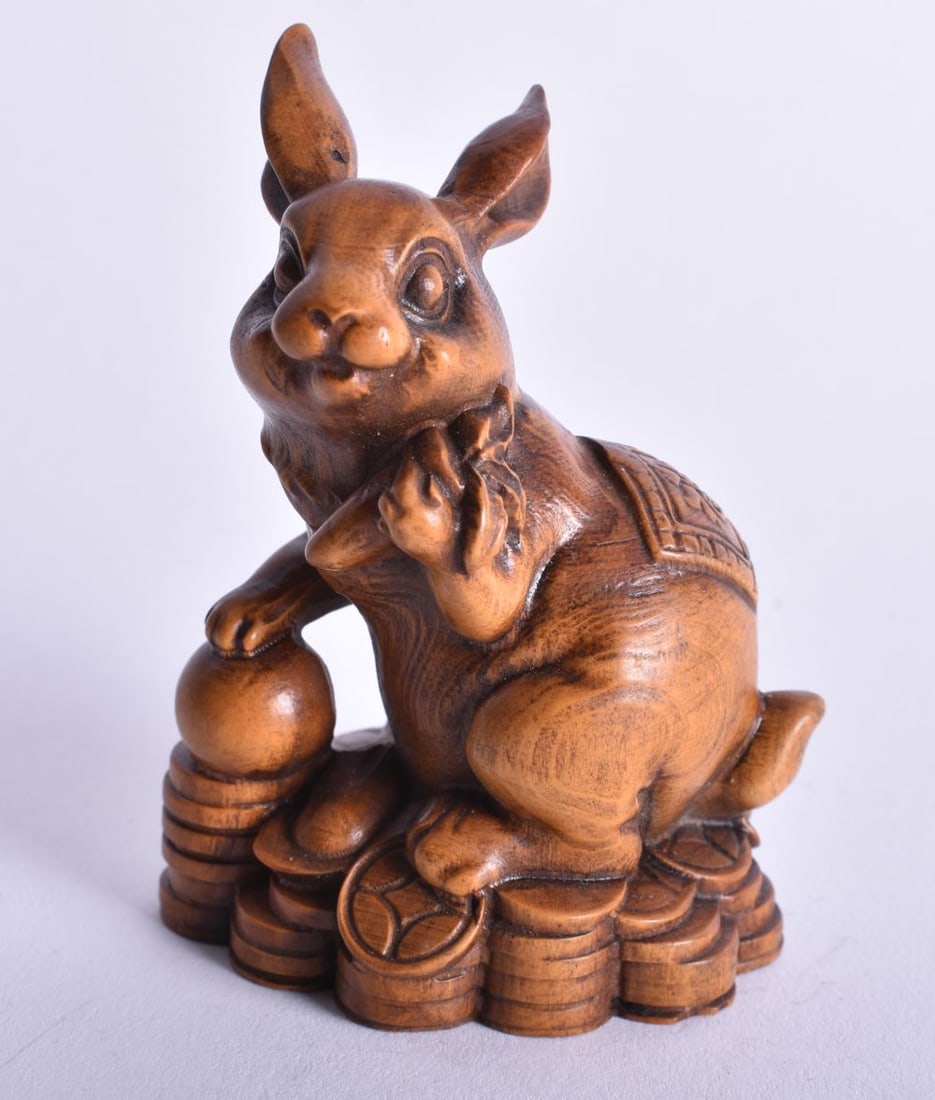 A Carved Rabbit. 7cm x 5.2cm x 3.8cm, weight 39g: A Carved Rabbit. 7cm x 5.2cm x 3.8cm, weight 39g