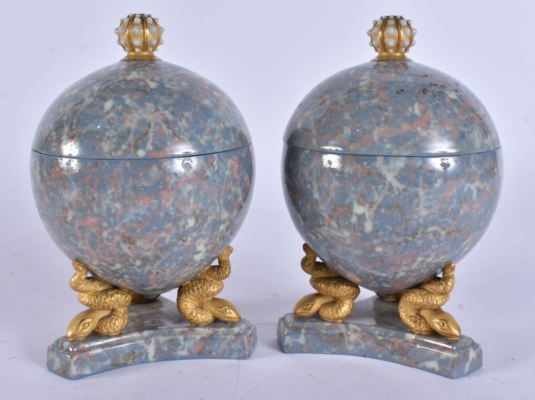 A RARE PAIR OF 19TH CENTURY ENGLISH PORCELAIN BOWLS AND COVERS possibly Minton. 15 cm x 8 cm.: A RARE PAIR OF 19TH CENTURY ENGLISH PORCELAIN BOWLS AND COVERS possibly Minton. 15 cm x 8 cm.