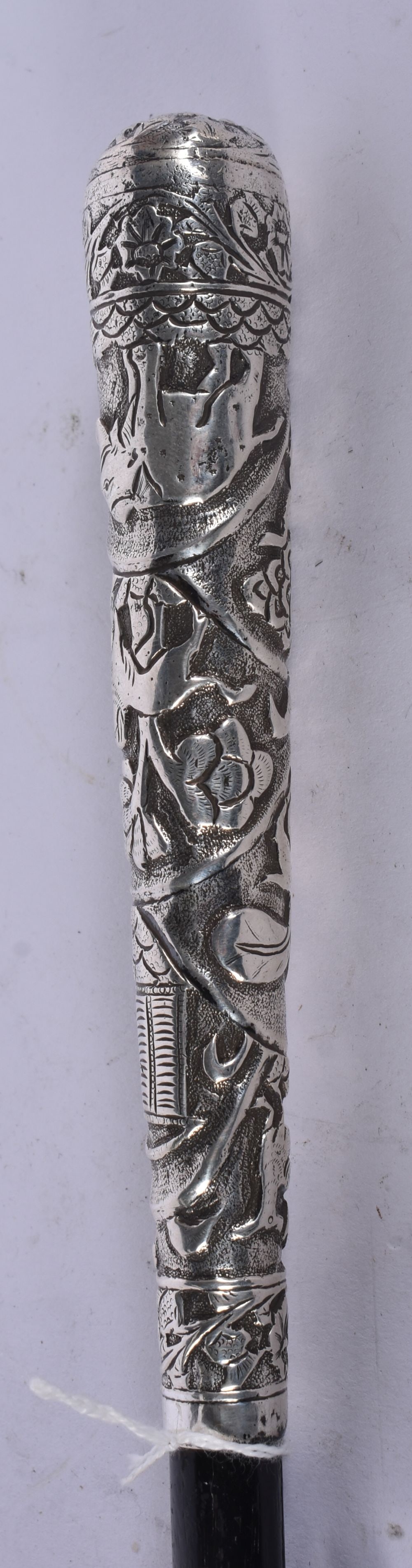 AN ANTIQUE INDIAN SILVER MOUNTED PARASOL. 68 cm long. (1 of 5)