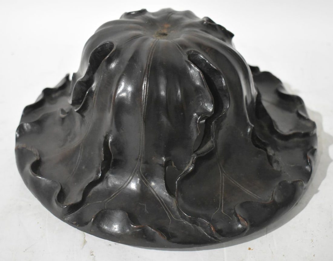 A FINE CHINESE QING DYNASTY HARDWOOD VASE COVER possibly Zitan. 25 cm wide.: A FINE CHINESE QING DYNASTY HARDWOOD VASE COVER possibly Zitan. 25 cm wide.