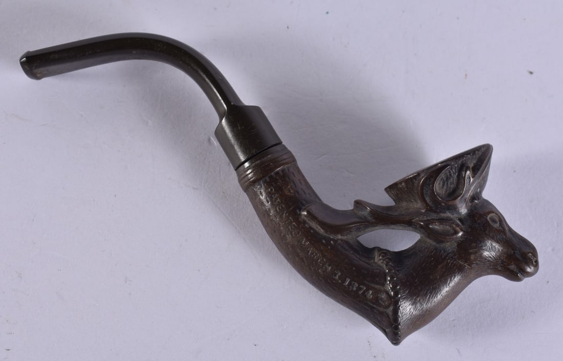 A 19TH CENTURY BAVARIAN BLACK FOREST CARVED STAG HEAD PIPE. 12.5 cm wide. (1 of 5)