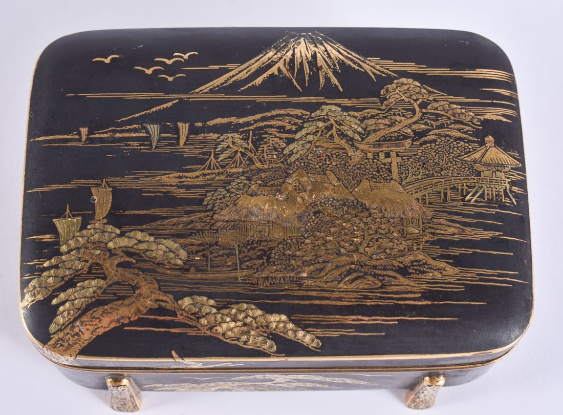 A LOVELY EARLY 20TH CENTURY JAPANESE MEIJI PERIOD KOMAI TYPE DAMASCENED CASKET decorated with landsc (1 of 10)