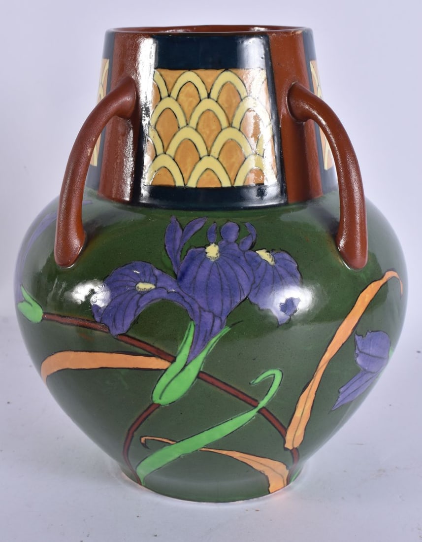 AN ANTIQUE FOLEY INTARSIO POTTERY FOUR HANDLED VASE. 22 cm x 14 cm. (1 of 5)