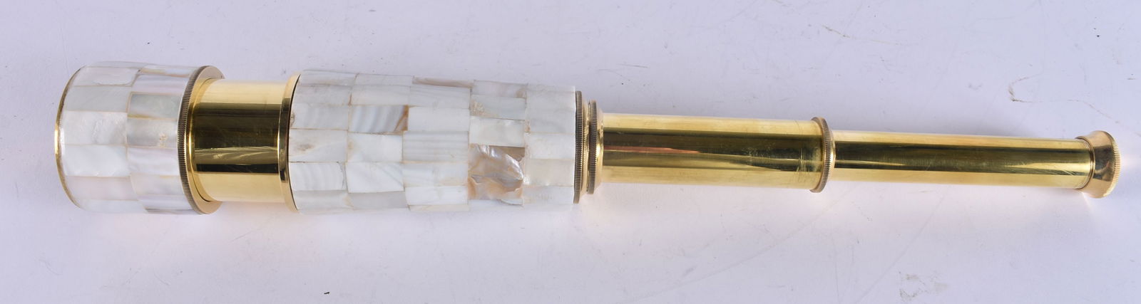 A MOTHER OF PEARL EXTENDING TELESCOPE. 35 cm long extended. (1 of 1)