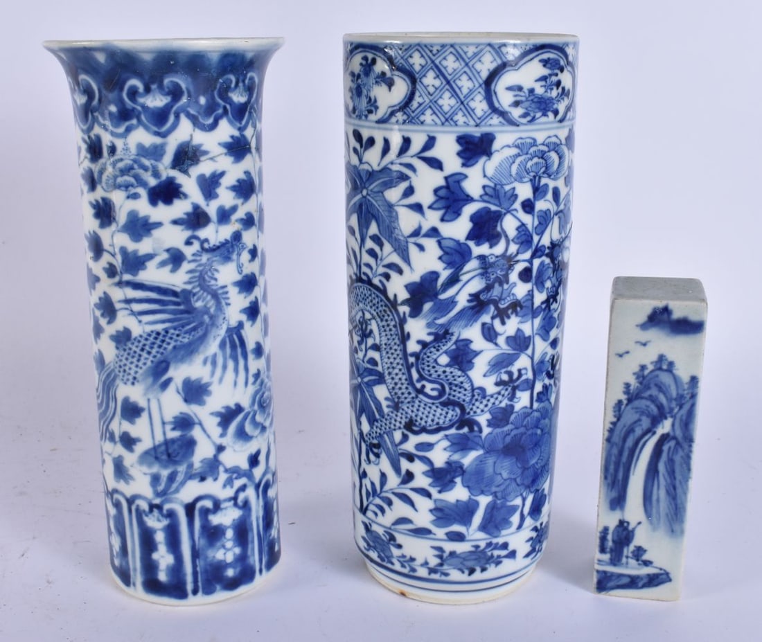TWO 19TH CENTURY CHINESE BLUE AND WHITE PORCELAIN VASES together with a seal. Largest 21 cm high. (3 (1 of 5)