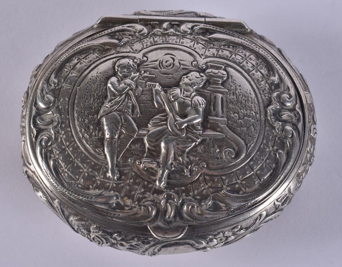 AN ANTIQUE SILVER REPOUSSE SNUFF BOX. 76 grams. 8 cm x 6.5 cm. (1 of 5)