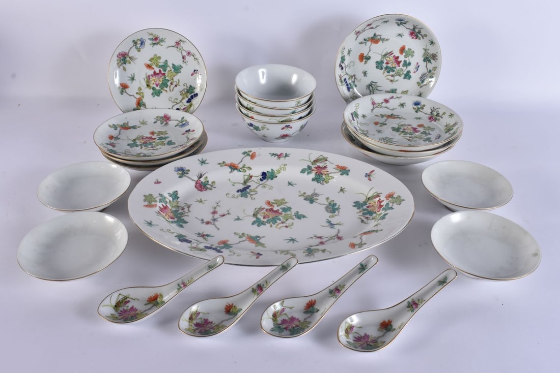 ASSORTED EARLY 20TH CENTURY CHINESE FAMILLE ROSE PORCELAIN Late Qing/Republic. Largest 35 cm wide. ( (1 of 9)