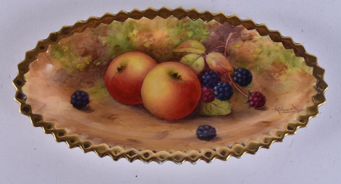 A ROYAL WORCESTER FRUIT PAINTED PORCELAIN DISH by Schuck. 17 cm wide. (1 of 5)