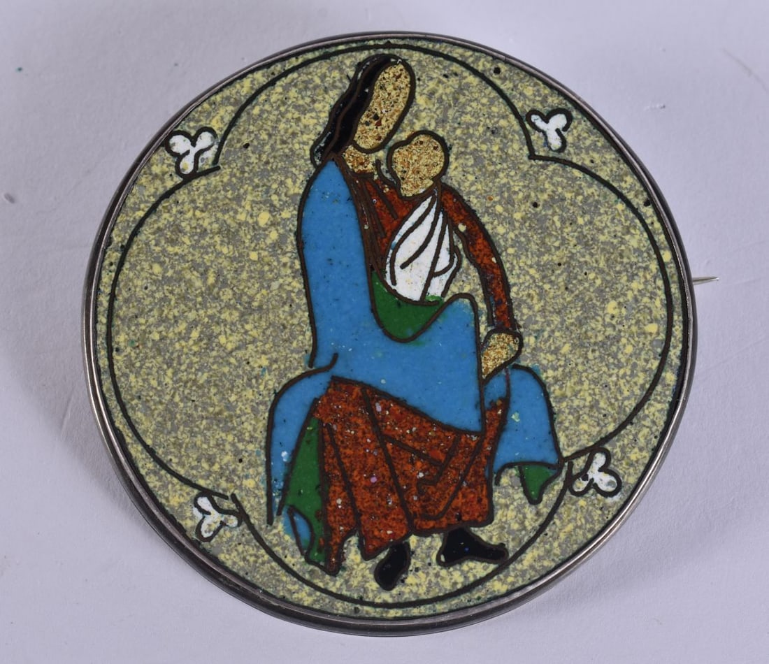 AN UNUSUAL SCOTTISH SILVER AND ENAMEL BROOCH. 7.25 cm wide. (1 of 4)