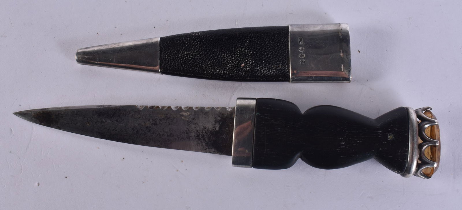 AN ANTIQUE SCOTTISH SILVER MOUNTED DIRK DAGGER. 20 cm long. WE ARE UNABLE TO OFFER IN HOUSE SHIPPIN (1 of 7)