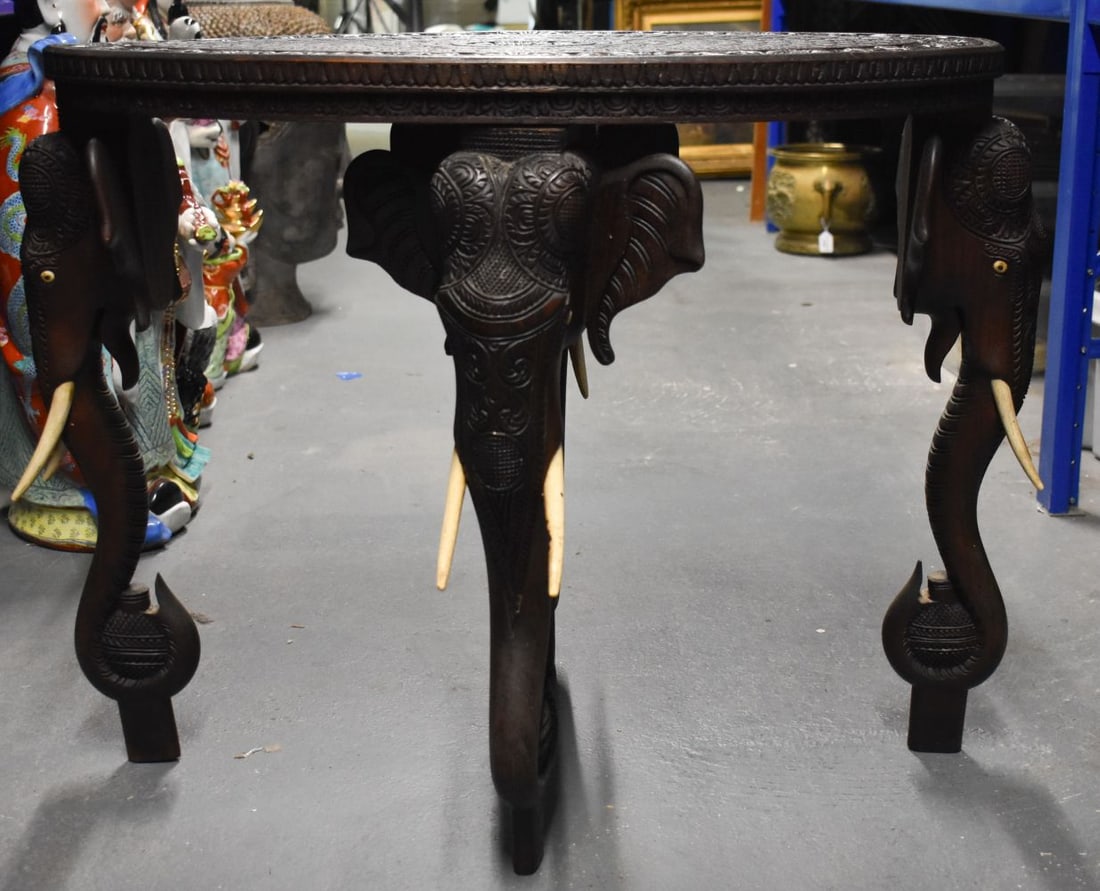 AN ANTIQUE ANGLO INDIAN COUNTRY HOUSE ELEPHANT TABLE. 64 cm x 75 cm. (1 of 6)