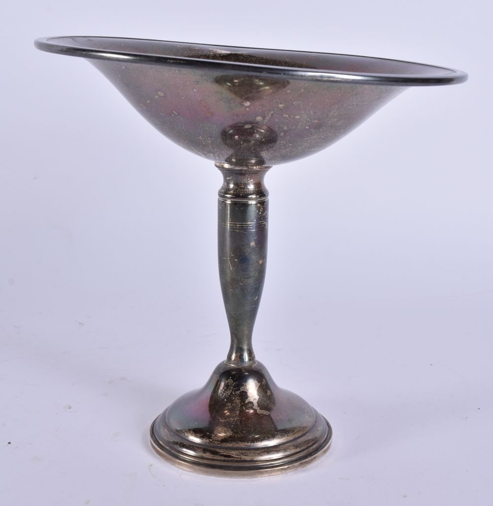 A SILVER TAZZA. 262 grams overall. 15 cm high. (1 of 4)