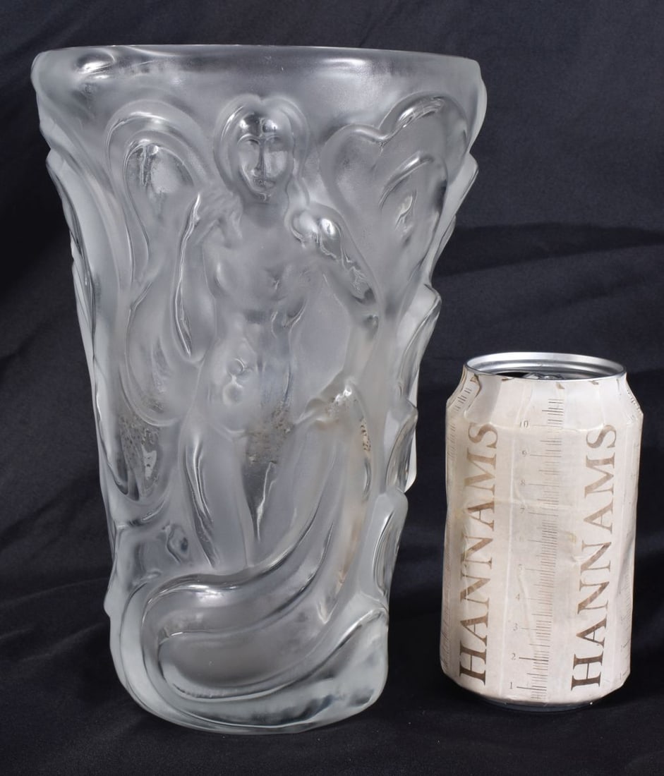 A GLASS NUDE MAIDEN VASE. 22 cm high.: A GLASS NUDE MAIDEN VASE. 22 cm high.
