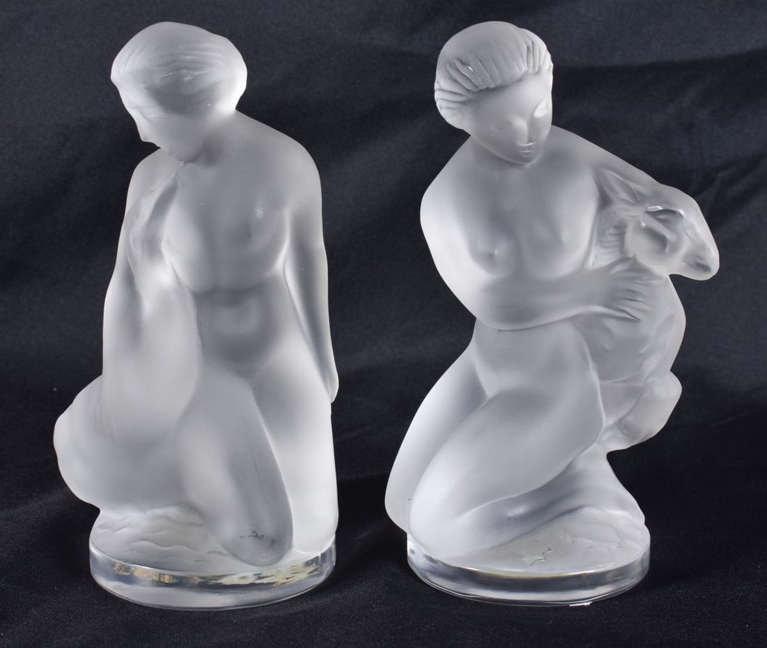 A PAIR OF LALIQUE GLASS NUDES. 12.5 cm high.: A PAIR OF LALIQUE GLASS NUDES. 12.5 cm high.