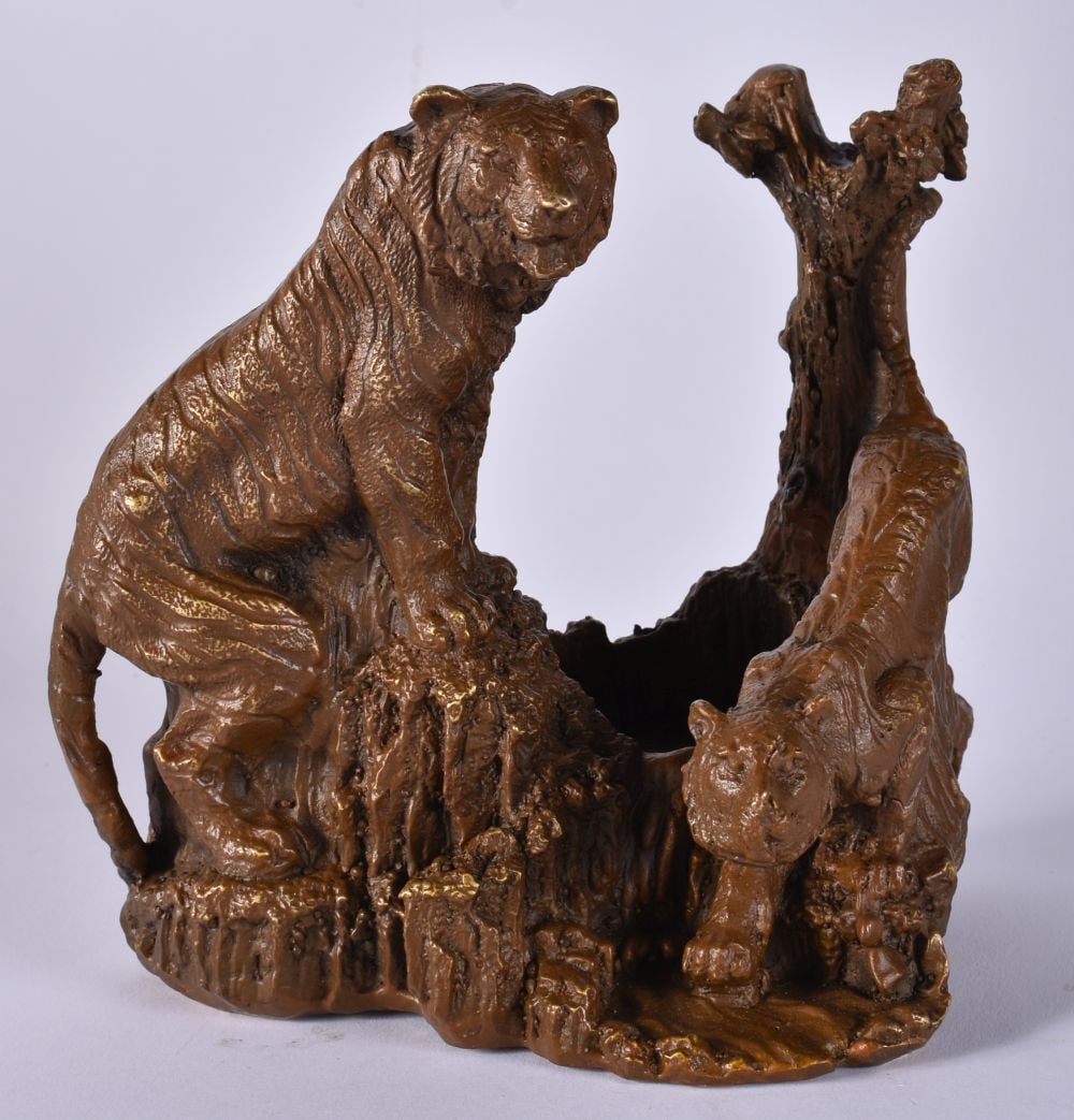 A CONTINENTAL BRONZE TIGER GROUP. 15 cm x 10 cm. (1 of 5)