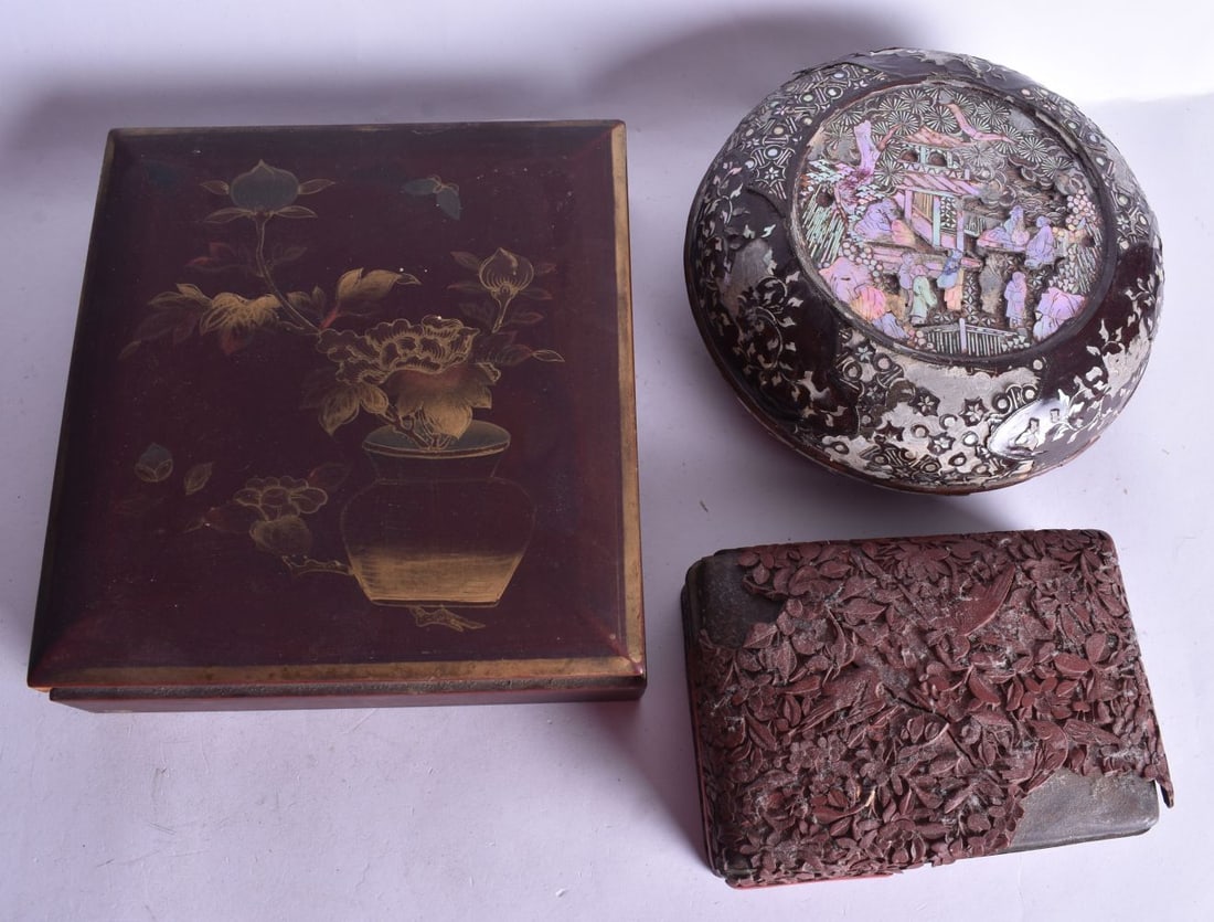 ASSORTED CHINESE AND JAPANESE LACQUER WARE. Largest 20 cm wide. (3) (1 of 5)
