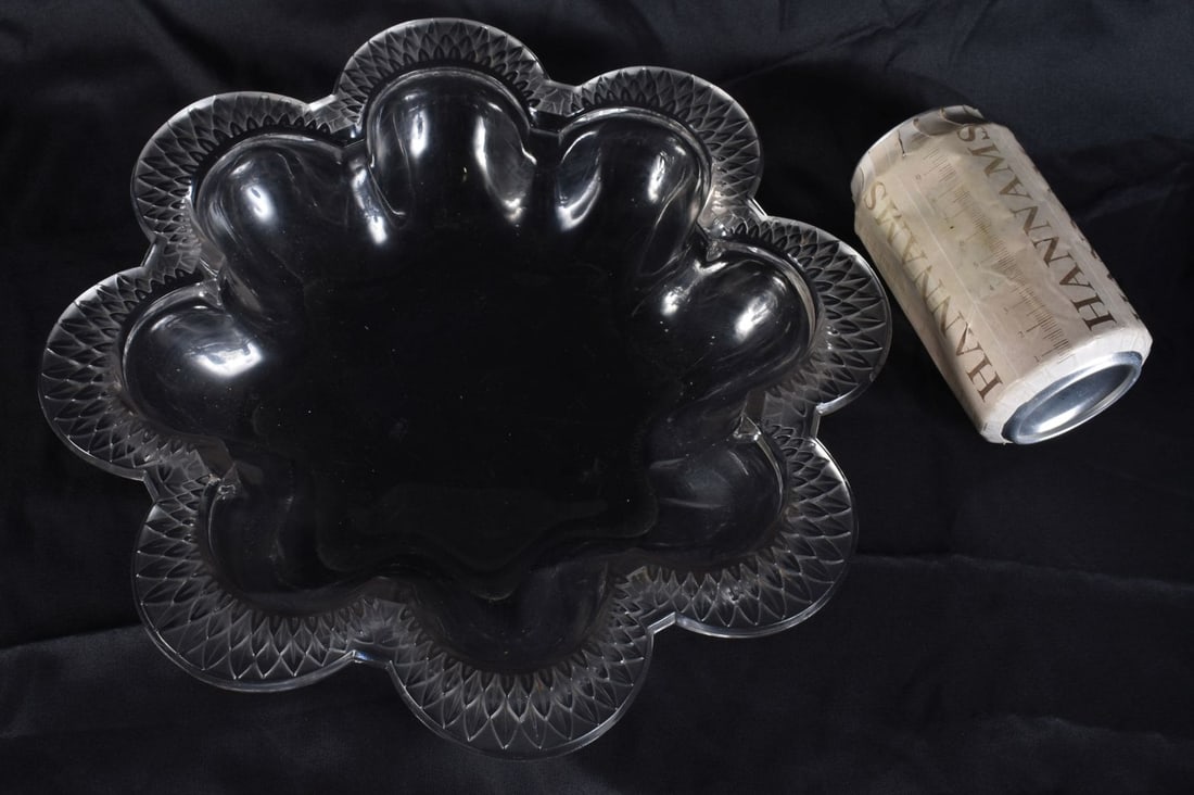 A LARGE FRENCH LALIQUE GLASS BOWL. 27 cm wide. (1 of 5)