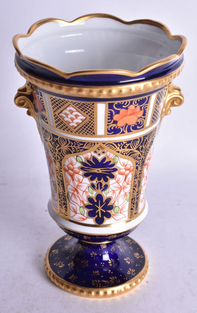 Royal Crown Derby pedestal vase with two small handles painted with imari pattern 1128 date mark 191 (1 of 3)