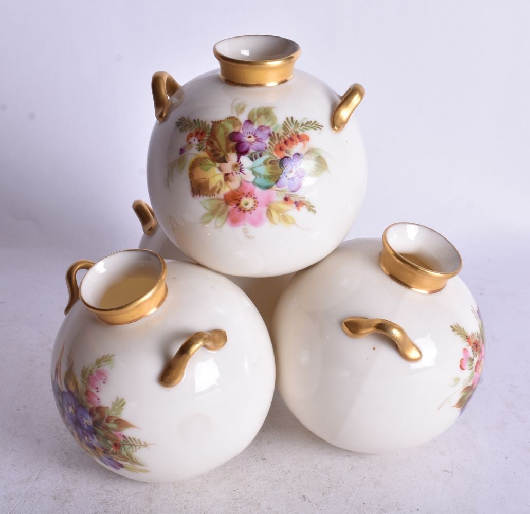Royal Worcester vase consisting of four individual vases connected with each other, painted with hea (1 of 4)