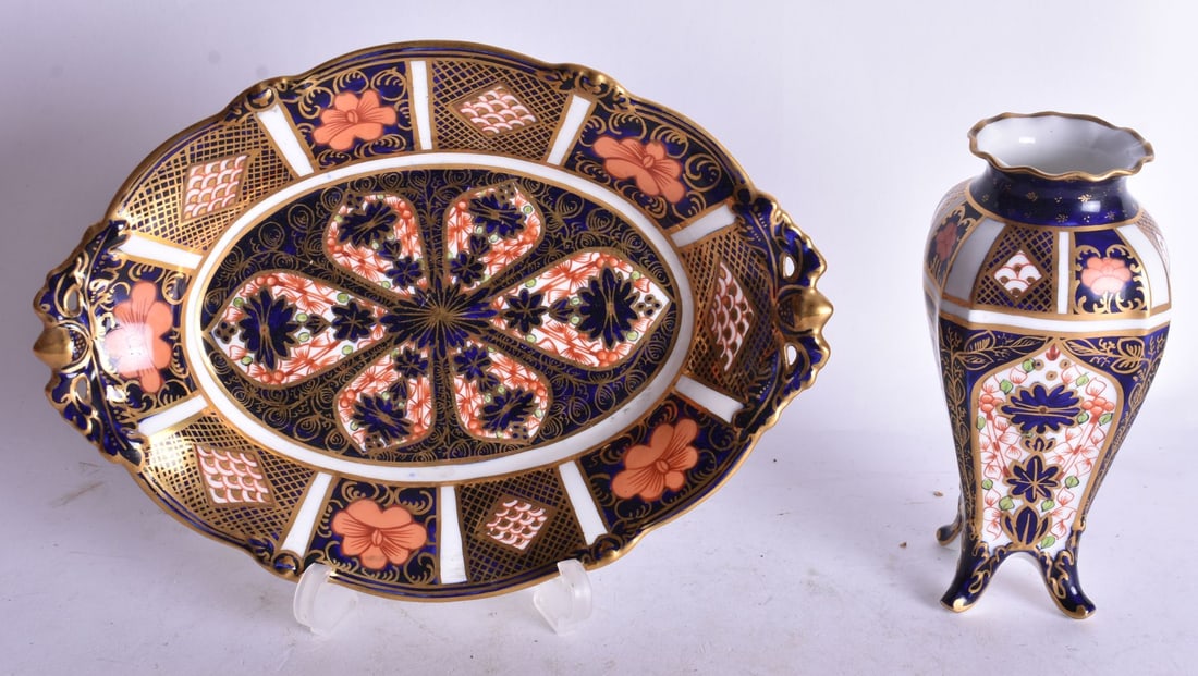 Royal Crown Derby four footed vase painted with pattern 1128 and an acorn dish painted with the same (1 of 2)