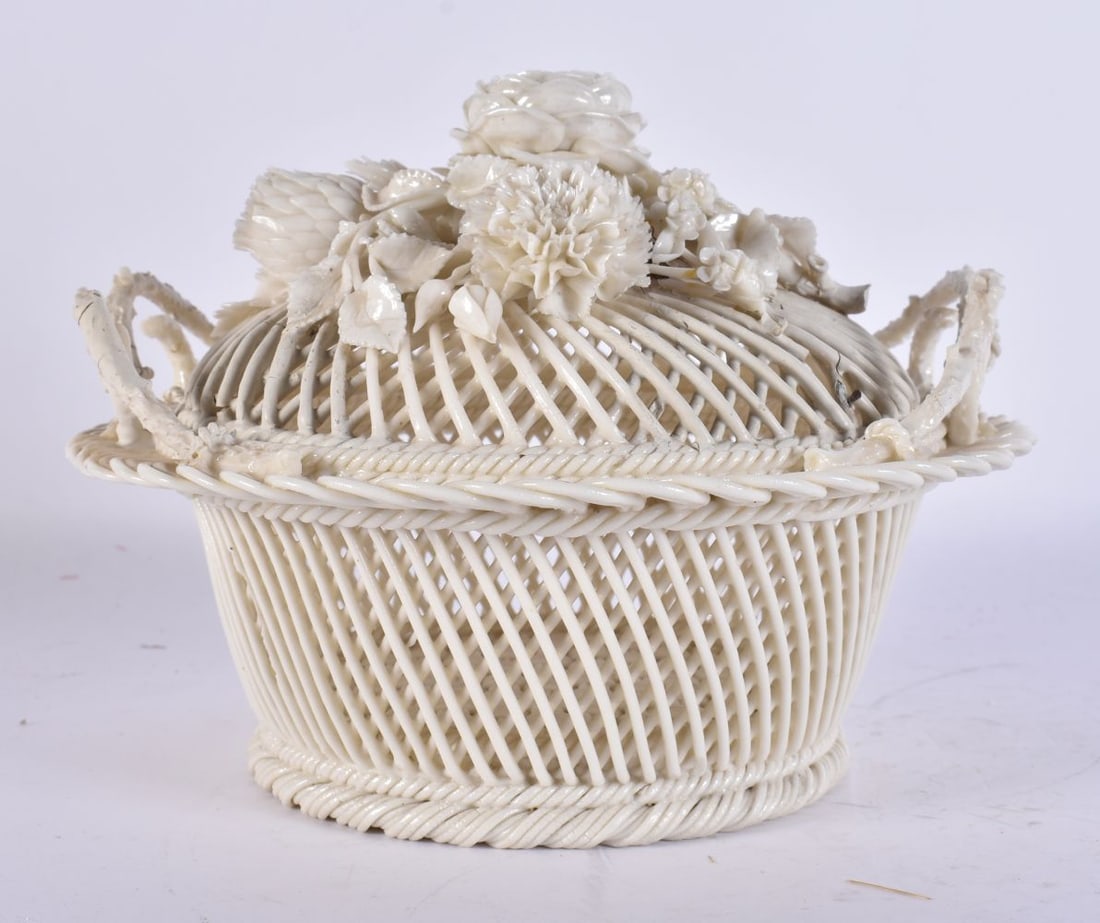 AN IRISH PORCELAIN RETICULATED BELLEEK BASKET. 18.5 cm wide. (1 of 5)