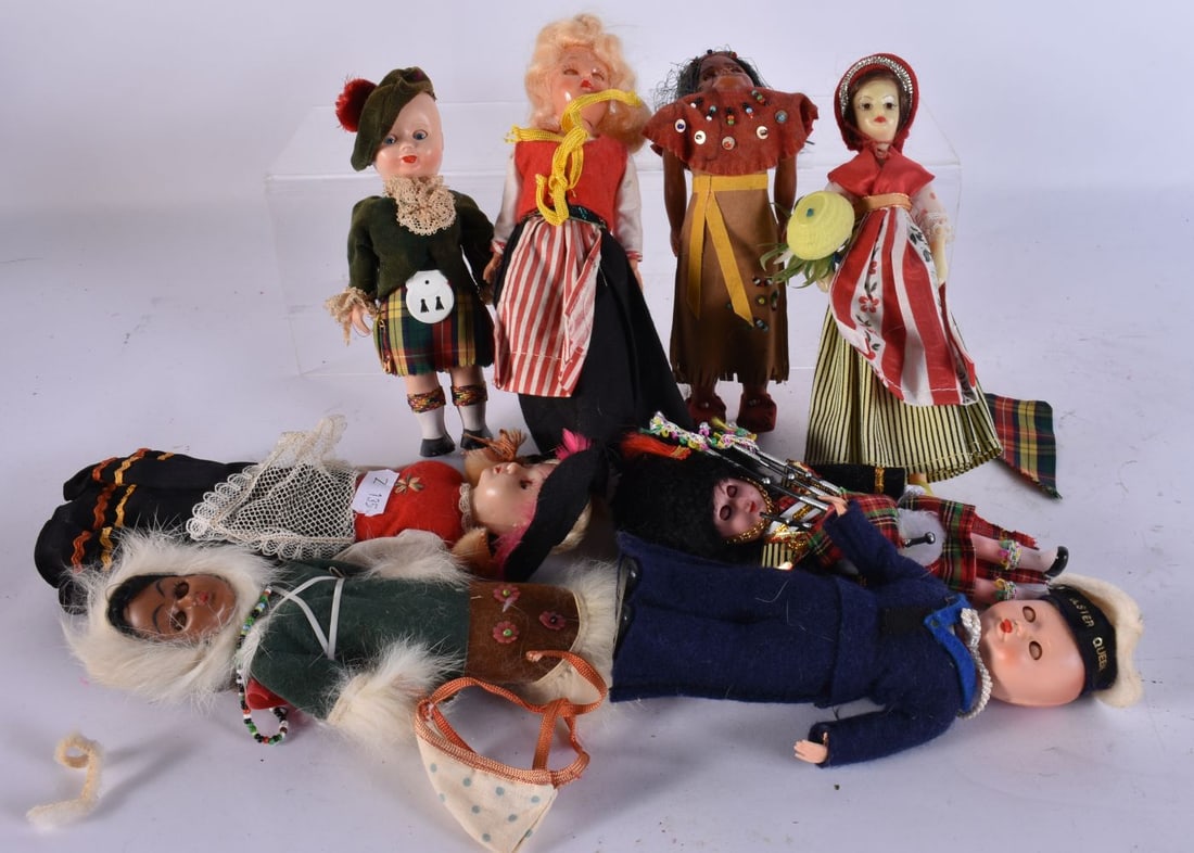 ASSORTED VINTAGE DOLLS. (qty) (1 of 3)