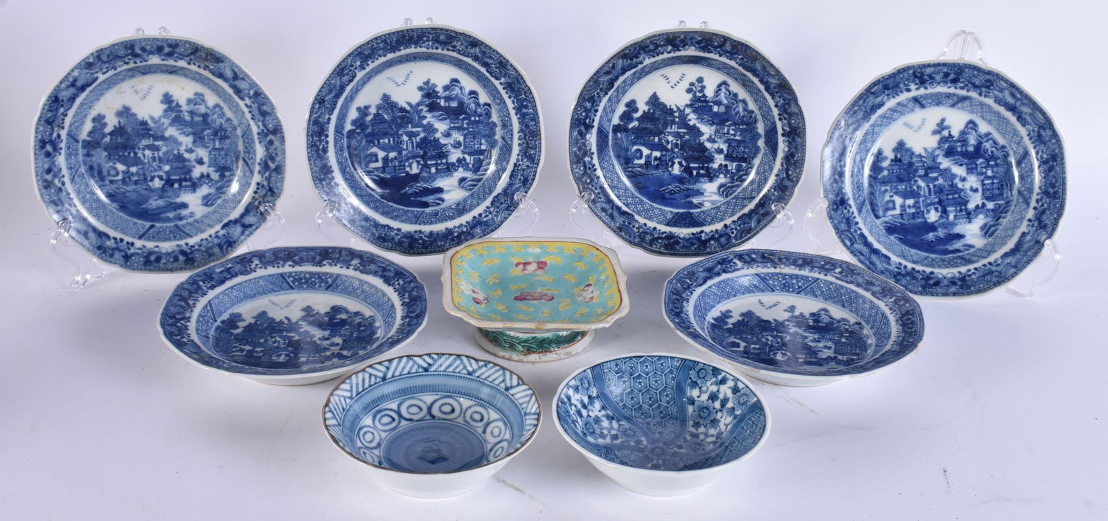 A SET OF SIX 18TH CENTURY CHINESE EXPORT BLUE AND WHITE DISHES Qianlong, together with a Guangxu dis (1 of 6)