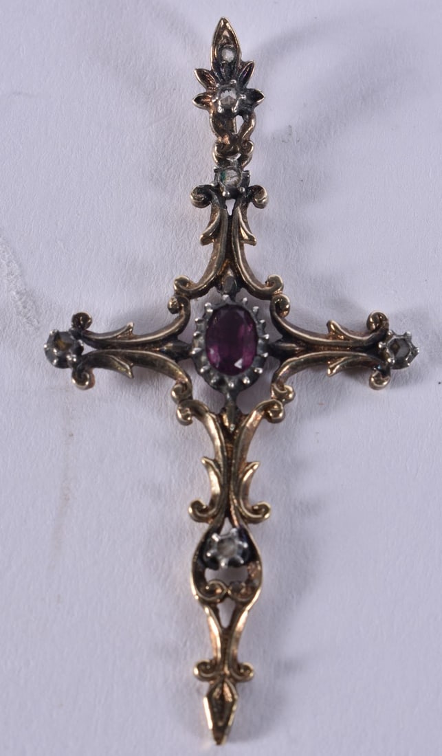 A VICTORIAN YELLOW METAL PENDANT. 3.5 grams. 5.75 cm x 3 cm.: A VICTORIAN YELLOW METAL PENDANT. 3.5 grams. 5.75 cm x 3 cm.