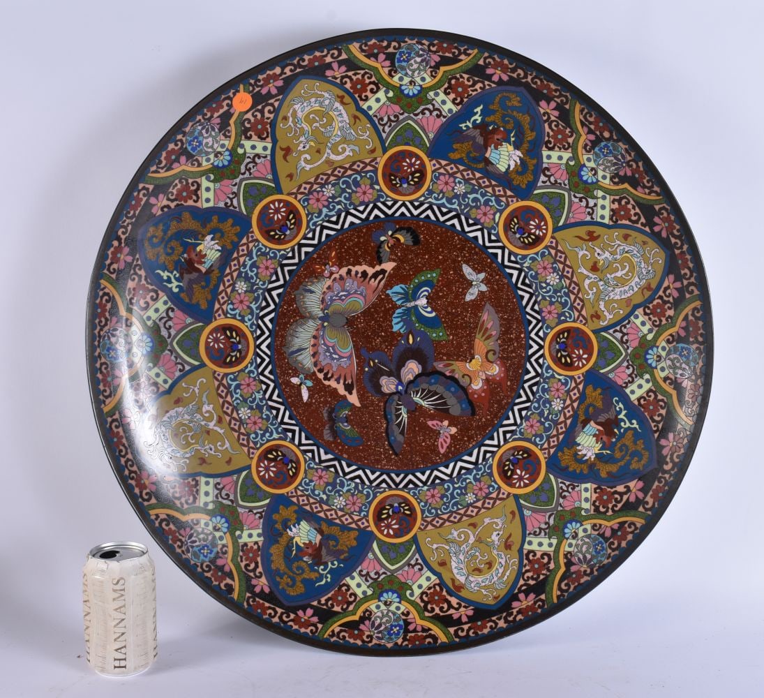 A VERY LARGE 19TH CENTURY JAPANESE MEIJI PERIOD CLOISONNE ENAMEL CHARGER. 60 cm diameter. (1 of 5)