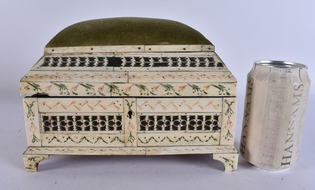 AN EARLY 19TH CENTURY RUSSIAN BONE PAINTED CASKET. 22 cm x 15 cm. (1 of 6)