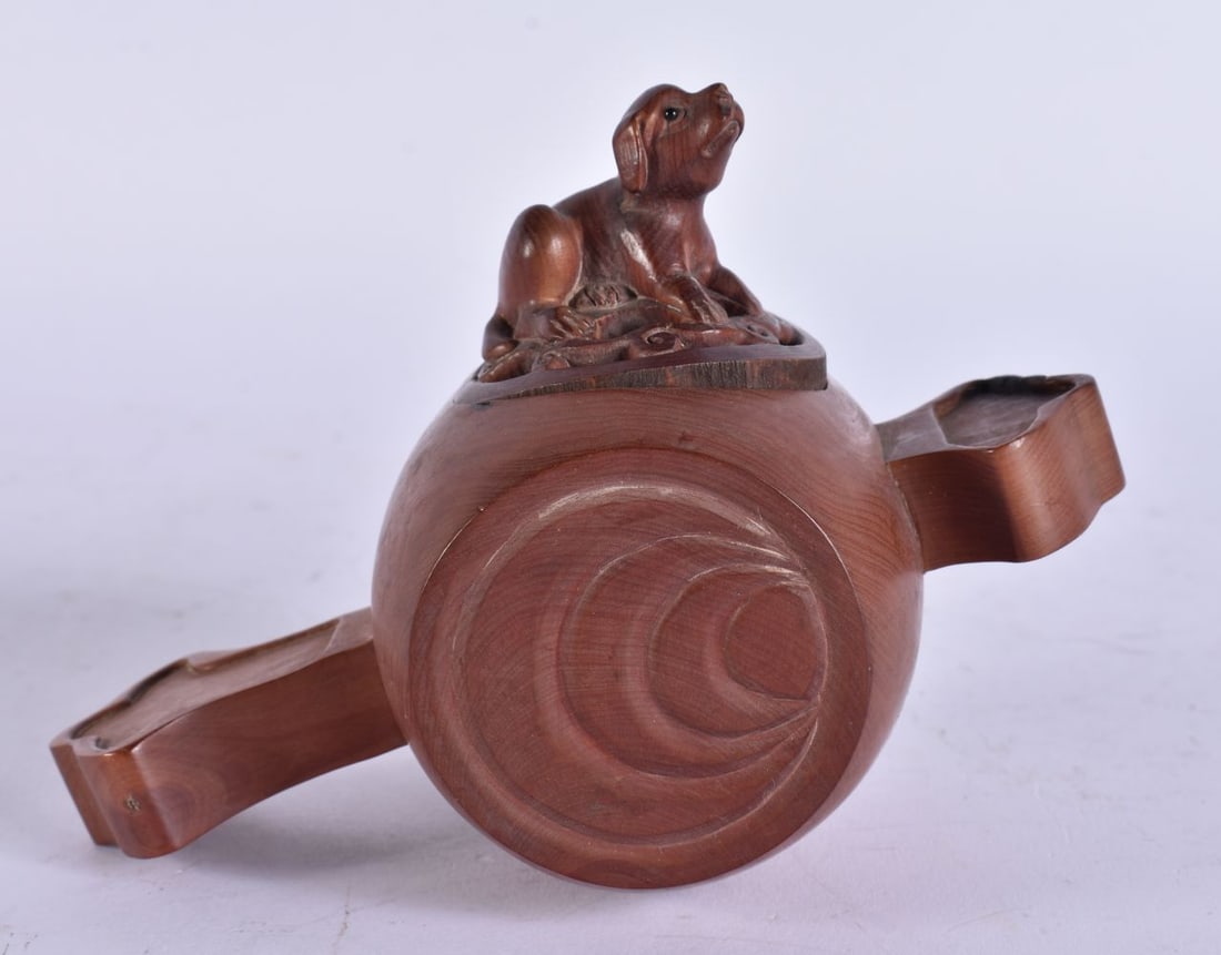 A JAPANESE WOOD DAIKOKU HAMMER. 9.5 cm x 7 cm.: A JAPANESE WOOD DAIKOKU HAMMER. 9.5 cm x 7 cm.