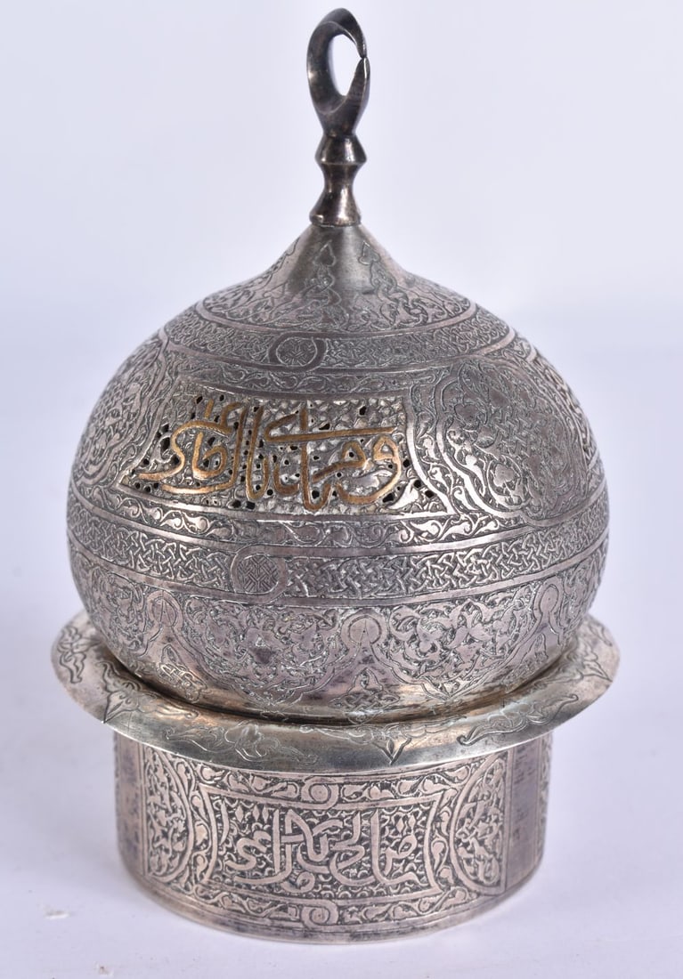 AN UNUSUAL 19TH CENTURY ISLAMIC SILVER INCENSE BURNER AND COVER decorated with Kufic script. 133 gra (1 of 7)