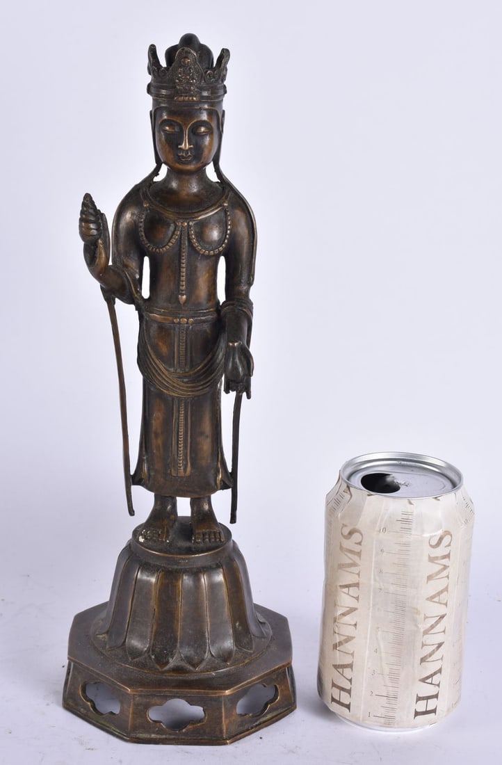 A LARGE JAPANESE BRONZE BUDDHA. 30 cm high.: A LARGE JAPANESE BRONZE BUDDHA. 30 cm high.