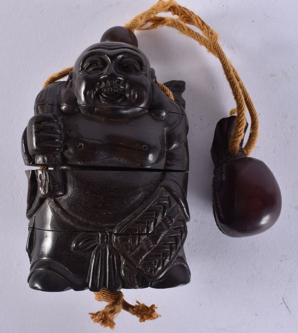 A JAPANESE WOOD INRO. 125 grams. 8.5 cm x 6 cm. (1 of 4)