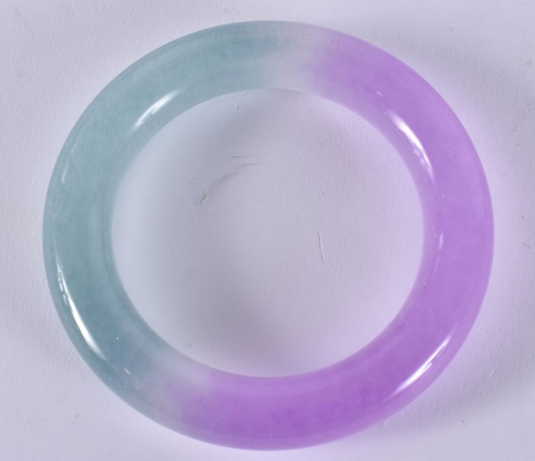 A CHINESE BANGLE. 100.4 grams. 8.5 cm wide. (1 of 3)