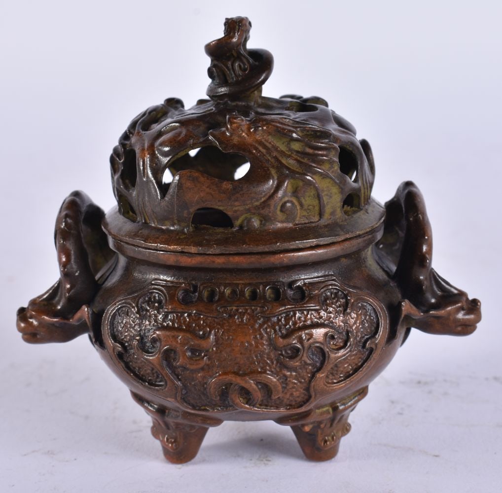 A JAPANESE BRONZE CENSER. 308.7 grams. 8.75 cm x 8.25 cm. (1 of 5)