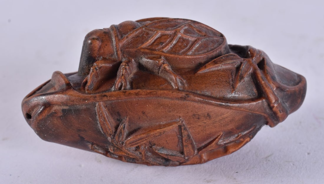 A JAPANESE WOOD FLY. 25.5 grams. 7 cm x 3.5 cm.: A JAPANESE WOOD FLY. 25.5 grams. 7 cm x 3.5 cm.