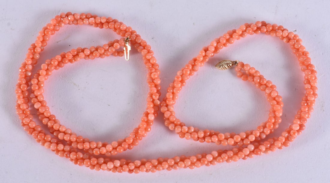 A 14CT GOLD AND CORAL NECKLACE. 42 grams. 72 cm long. (1 of 4)