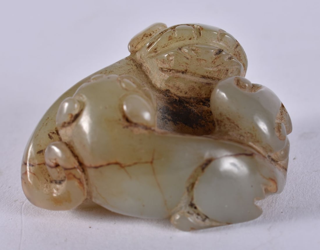A CHINESE JADE BEAST. 47.6 grams. 4.5 cm x 3.75 cm. (1 of 4)