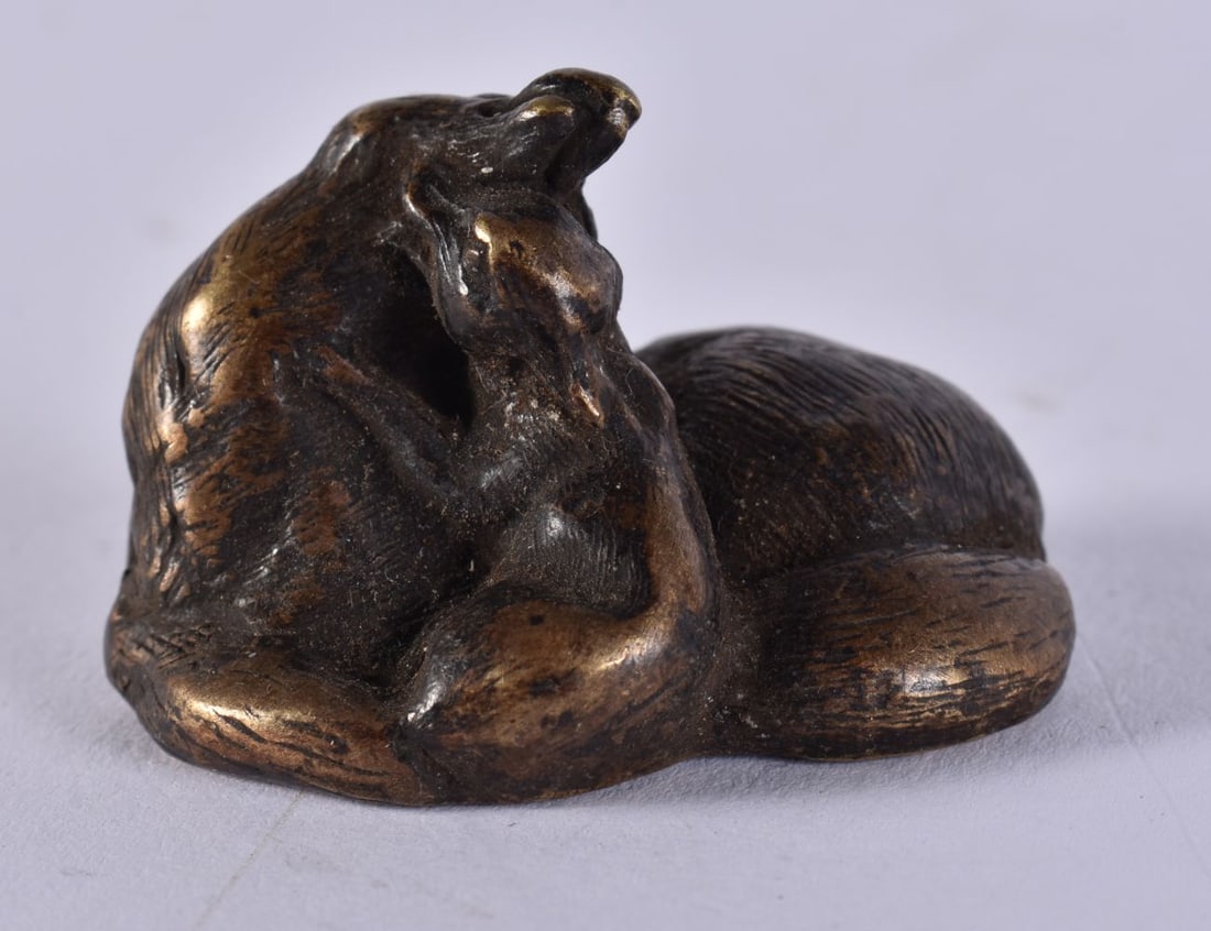 A JAPANESE BRONZE OKIMONO. 96.7 grams. 4.25 cm wide. (1 of 4)