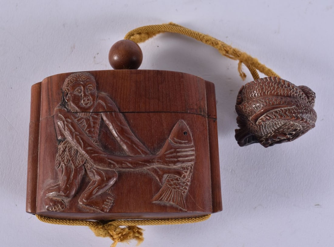 A JAPANESE WOOD INRO. 82 grams. 8 cm x 6 cm. (1 of 4)