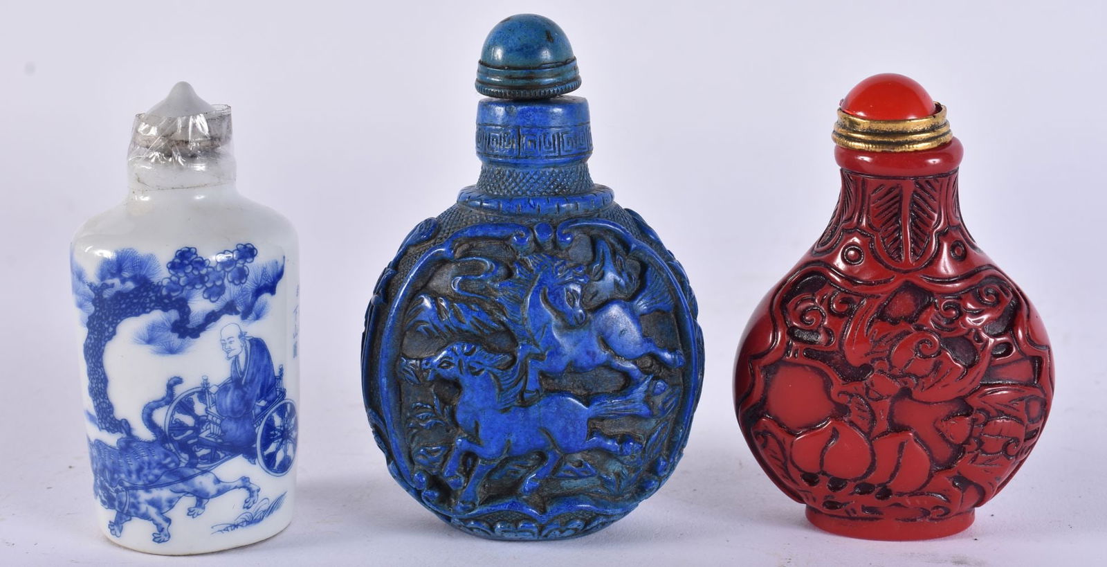 THREE CHINESE SNUFF BOTTLES. 9 cm high. (3) (1 of 4)