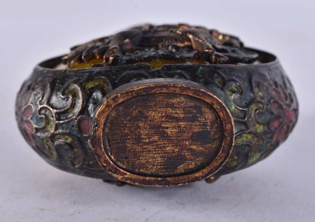 A CHINESE BRONZE BUDDHA. 305 grams. 9 cm x 6.5 cm. (1 of 4)