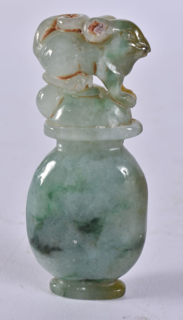 A CHINESE JADEITE BEAST. 53 grams. 6.75 cm high. (1 of 4)