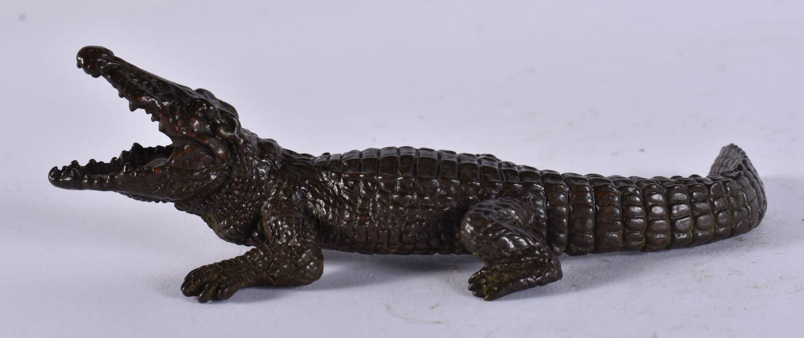 A JAPANESE BRONZE CROCODILE. 269 grams. 15 cm wide. (1 of 4)