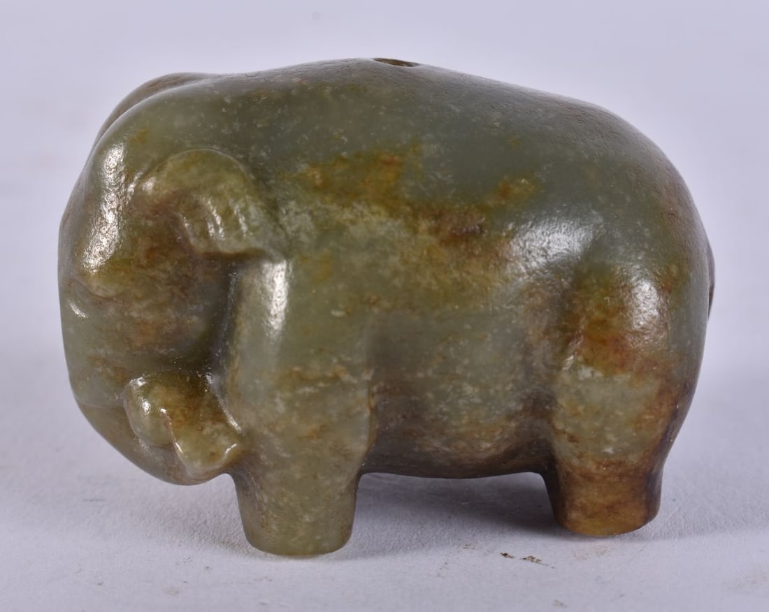 A 19TH CENTURY CHINESE JADE FIGURE OF AN ELEPHANT. 124 grams. 3.75 cm x 5.5 cm. (1 of 5)