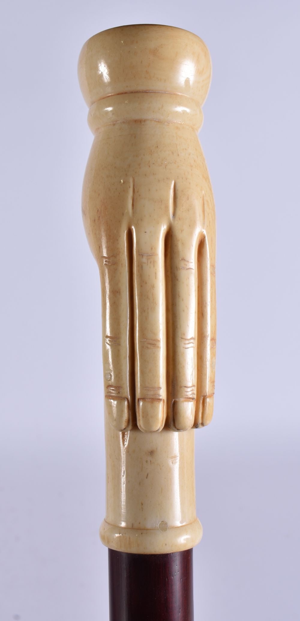 A NOVELTY BONE HANDLED WALKING CANE. 90 cm long. (1 of 4)