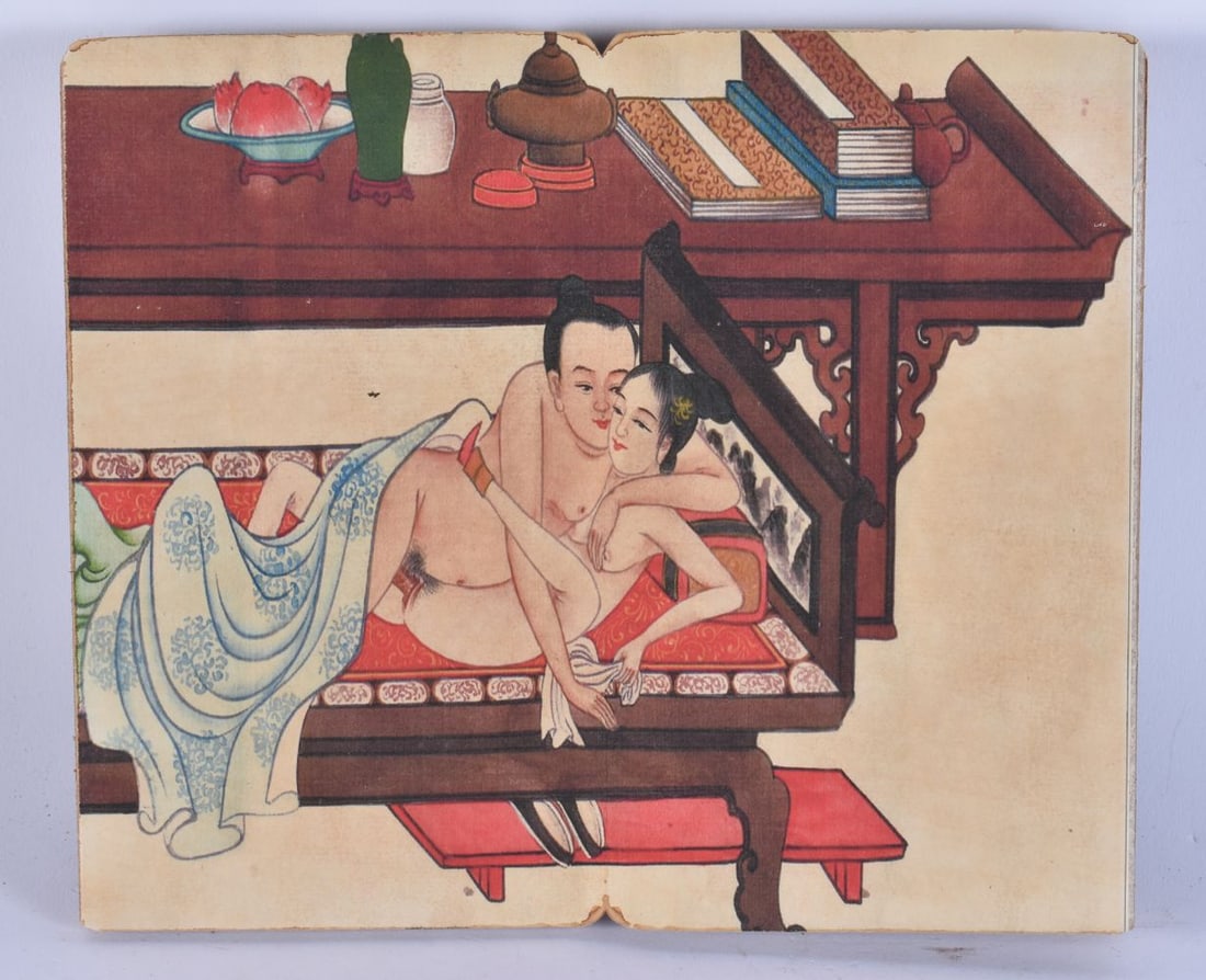 A CHINESE EROTIC FOLDING BOOKLET. 18 cm x 12 cm closed. (1 of 4)