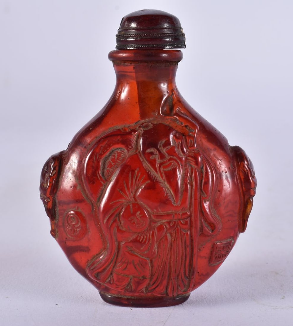A CHINESE SNUFF BOTTLE. 56 grams. 7.5 cm x 5.5 cm. (1 of 5)